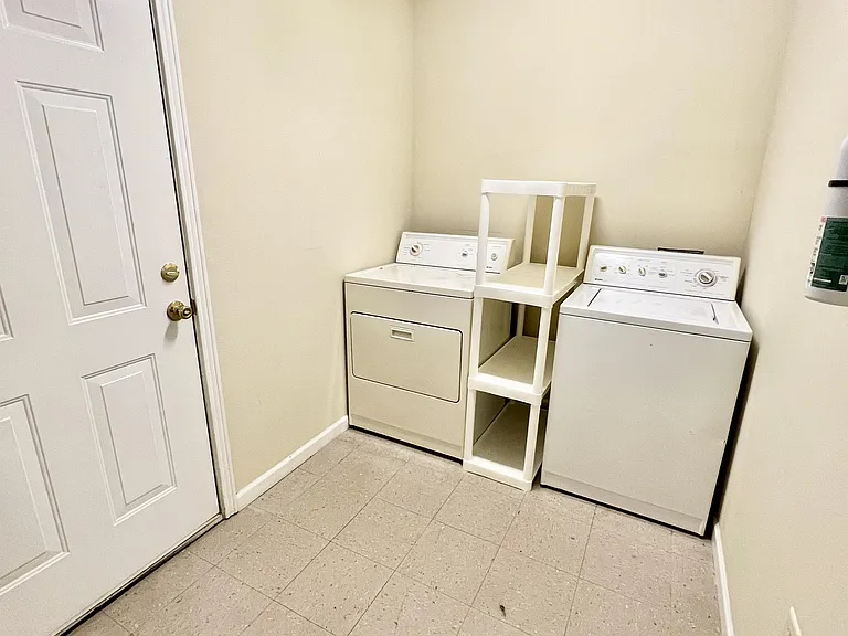 4720 Common St — Photo 12
