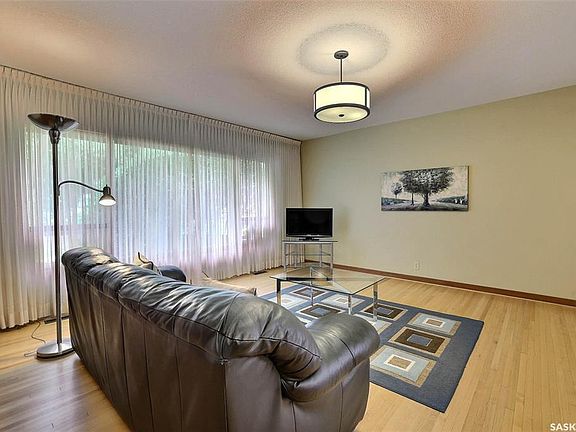3rd image of 37 Darke Cres