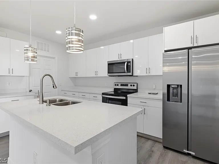 1406 Ford Cir — Photo 13