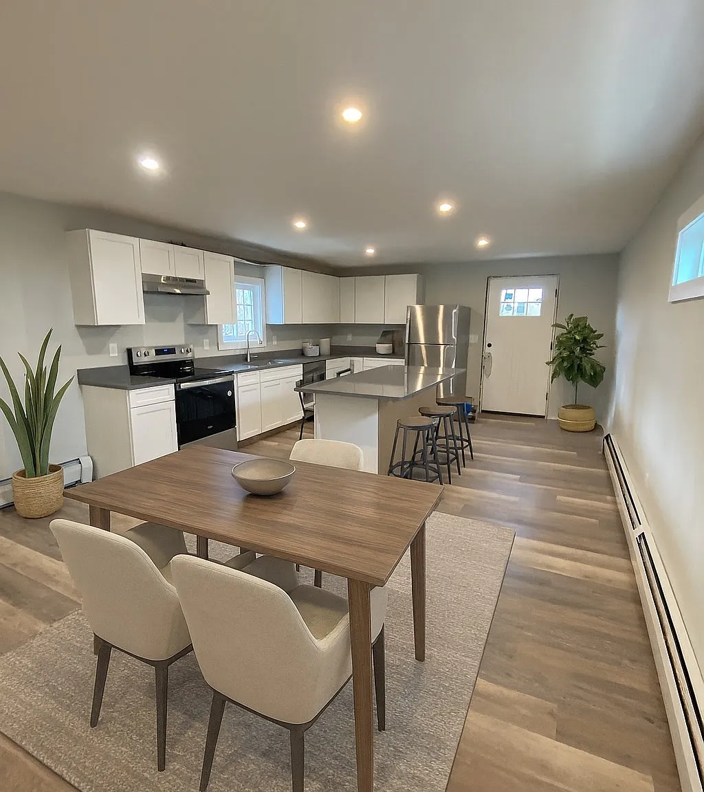 2 bed, 1200 sqft, $2,200 — Photo 3
