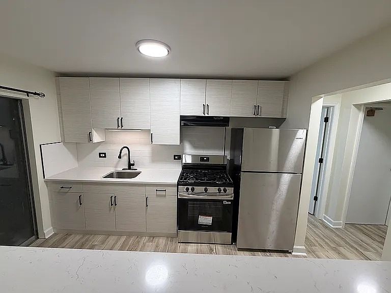 1st image of 521 Wimbleton Dr #2A