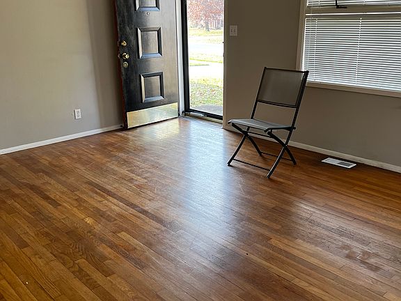 4th image of 9706 Sue Helen Dr