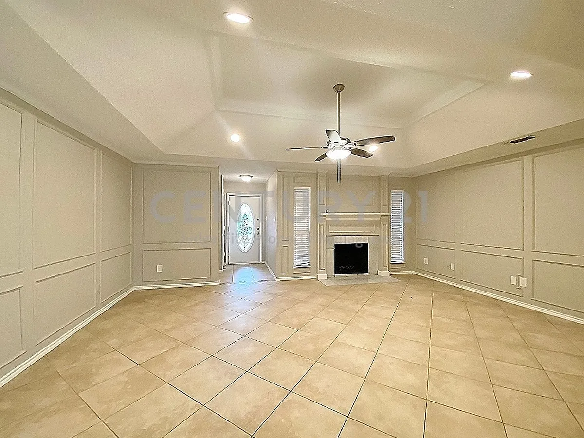 Building Photo - 3704 Fairhaven Dr