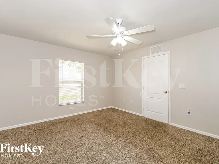 2112 NE 14th Ave — Photo 11
