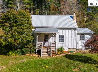 8 Gentry Hill Ln, Laurel Springs, NC 28644