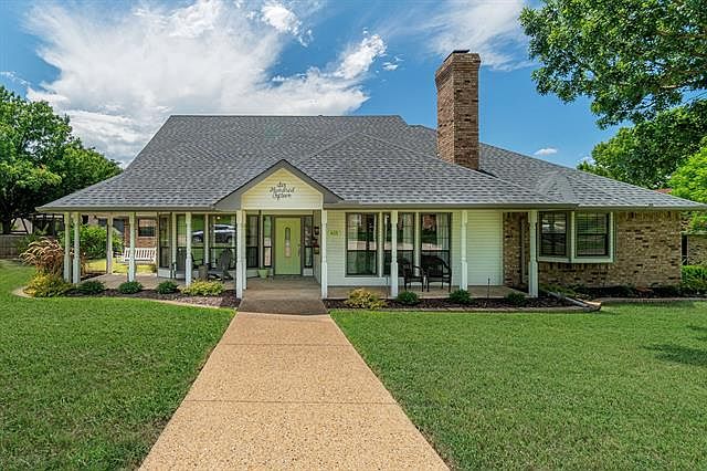 1st image of 615 Christan Ct