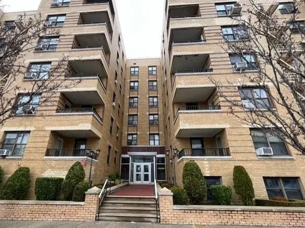 150 West End Avenue image 1 of 10