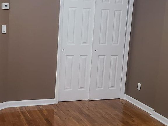 4th image of 2-1015 E 223rd St #2