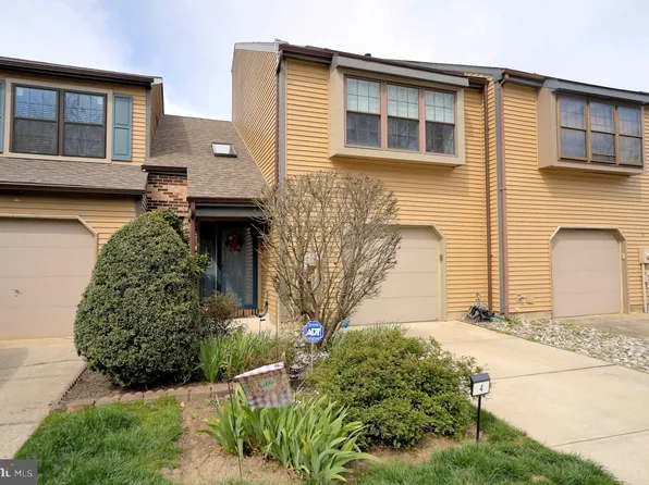 4 Isa Ct, Robbinsville, NJ 08691