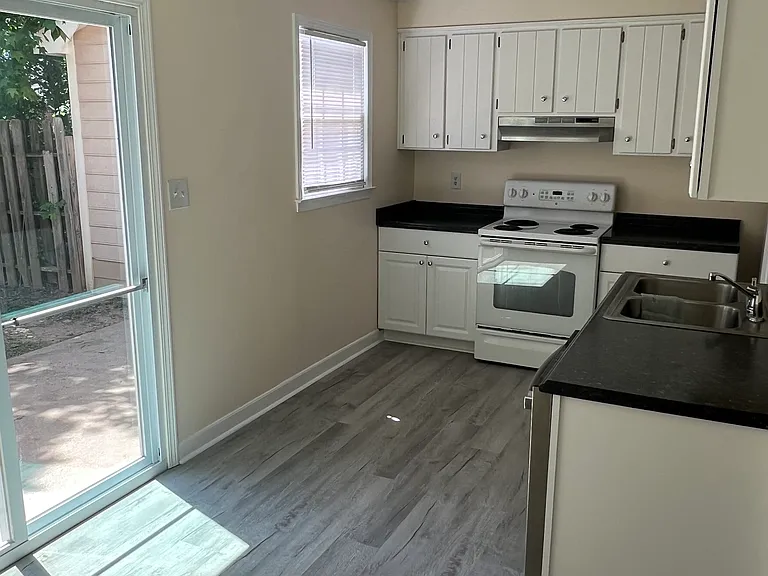 323 E Blackstock Rd #11 — Photo 5
