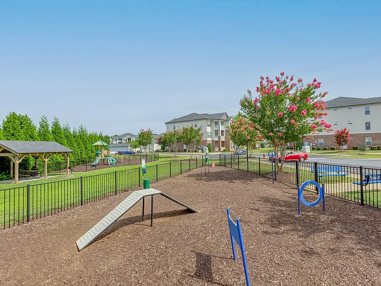 Afton Ridge Apartments — Photo 34
