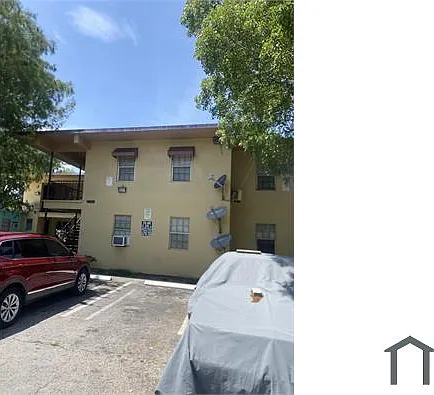 2 bed, 450 sqft, $1,100 — Photo 3