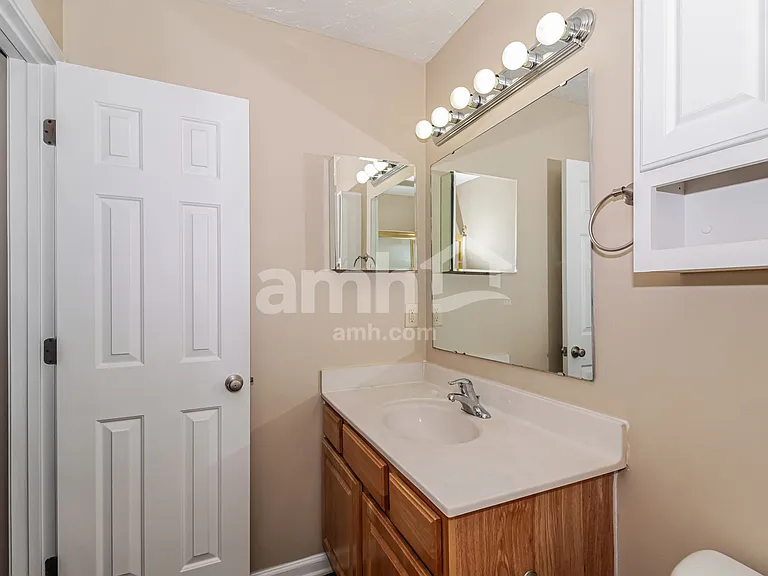9488 NE Huckabee Ct — Photo 14