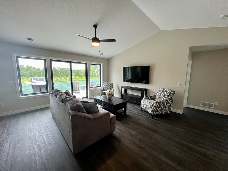 576X Little Walnut Ln — Photo 5