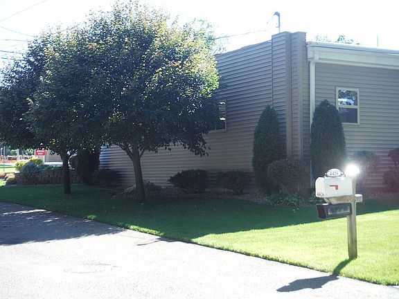 3rd image of 4426 W. Houghton Lake Drive