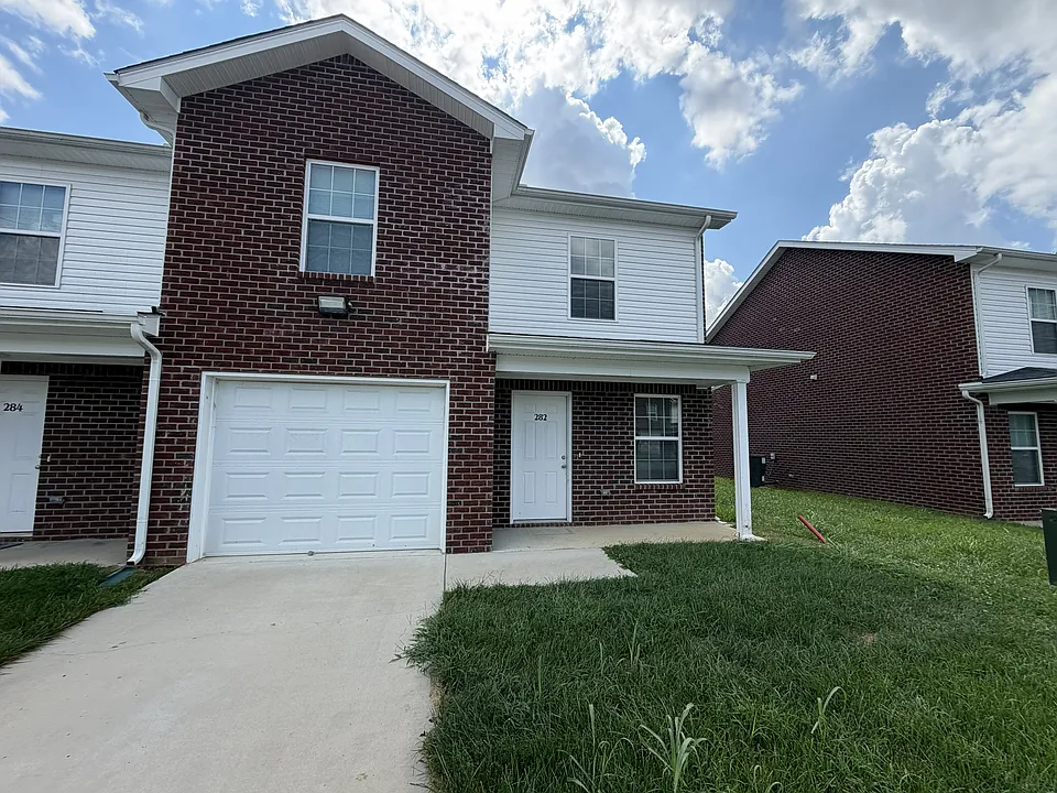 202 Pineview Dr #1