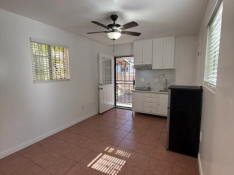 3810 Chamoune Ave — Photo 2