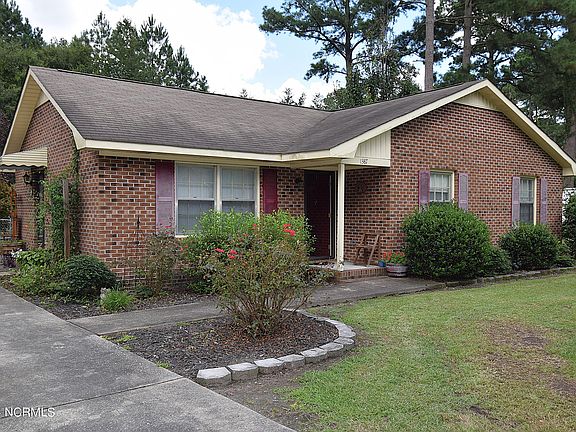 3rd image of 1387 Speight Drive