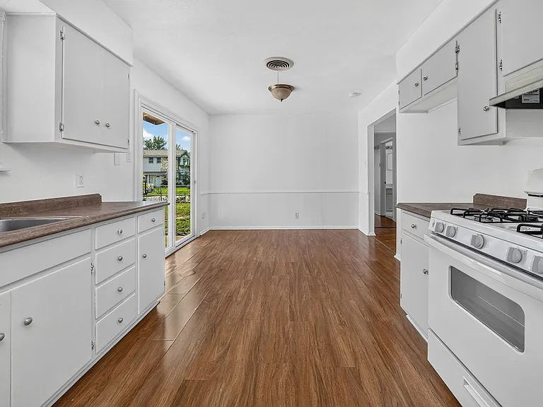 8011 Pistol Ln — Photo 7