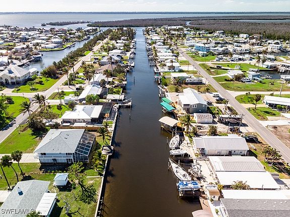 4th image of 2543 Sanibel Blvd