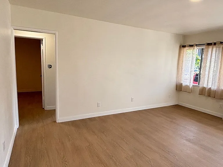 6819 N Figueroa St #21 — Photo 17