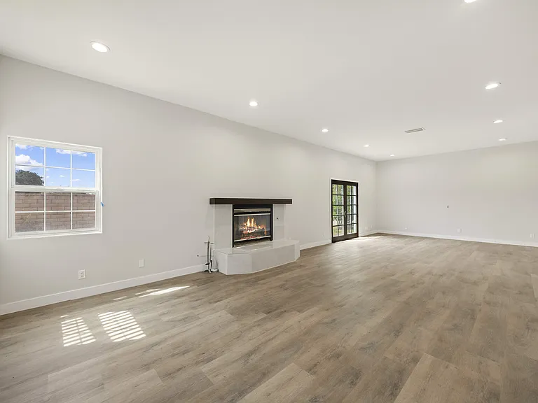 350 E Juanita Ave — Photo 15