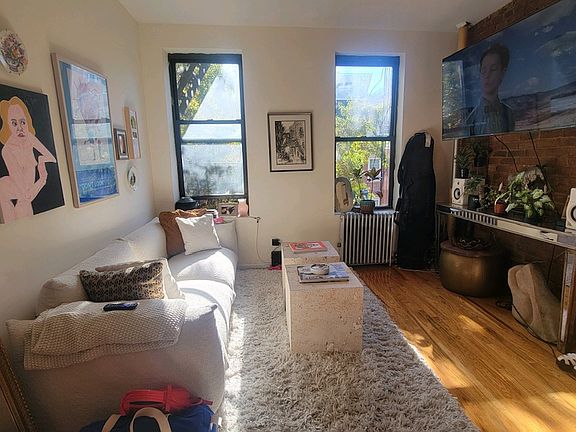 2nd image of 7 Saint Marks Pl APT 14