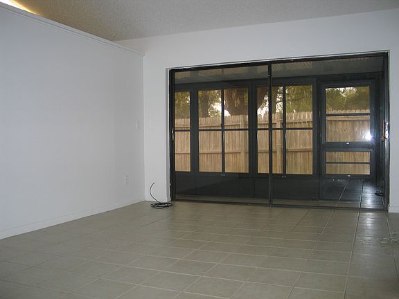 3rd image of 10410 Rosemount Dr