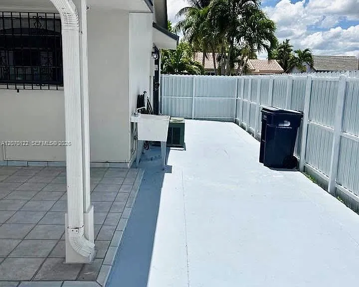 2219 SW 137th Pl — Photo 24
