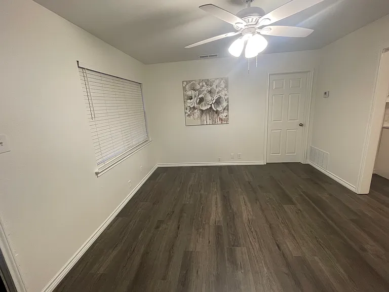 1045 Custer Rd — Photo 11