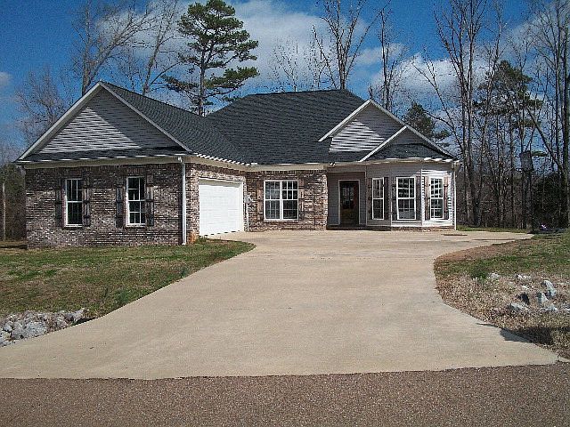 1st image of 301 Lakes Dr N