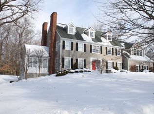 25 Running Brook Ln, New Canaan, CT 06840