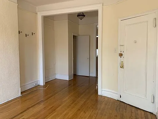 Rented by Premier Metro Realty Corp | media 32