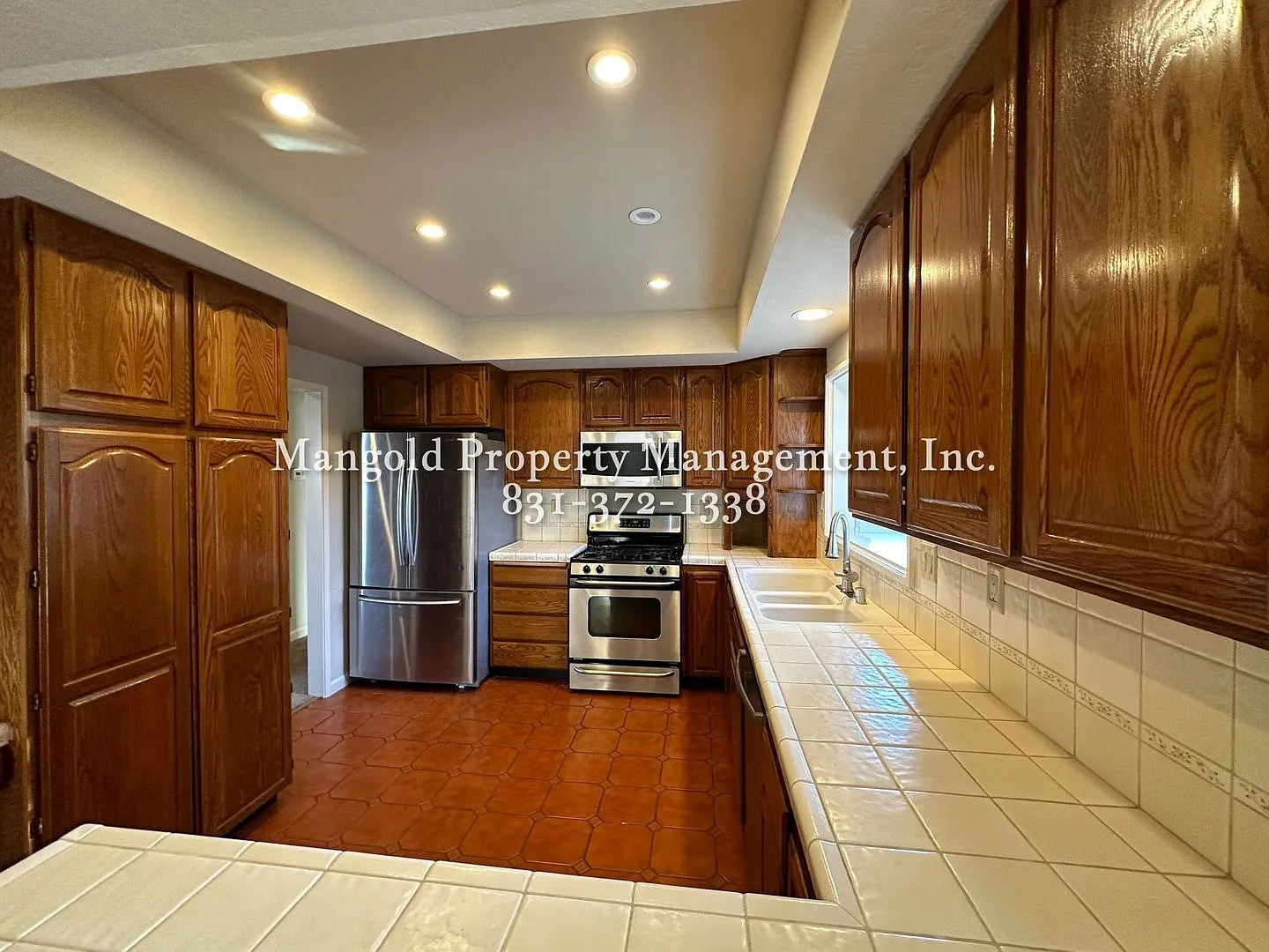 3-Bed/2-Bath Home with Fireplace, Garage & Large Fenced Yard — Photo 3