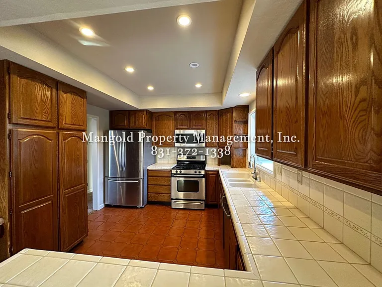 1126 Sunnyhill Ct — Photo 3
