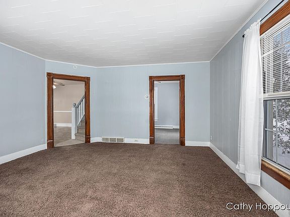 5th image of 622 W Lincoln Ave