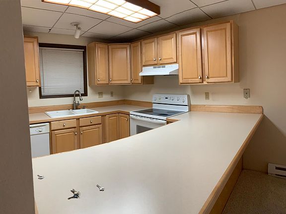 3rd image of 245 NW Juniper St APT 1