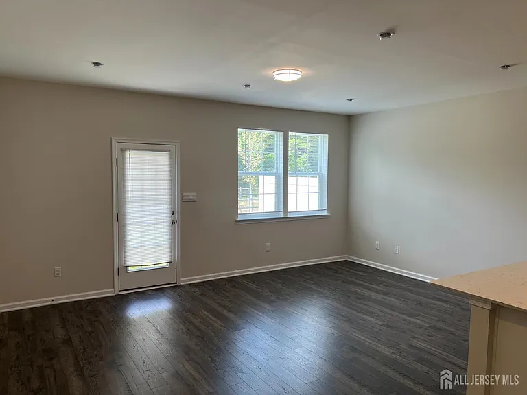 309 Mazzeo Dr — Photo 18