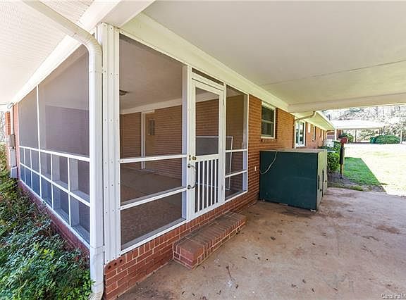 5th image of 7528 Linda Lake Dr