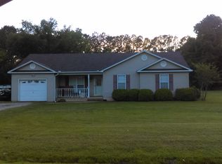 279 Amber Ln, Selmer, TN 38375