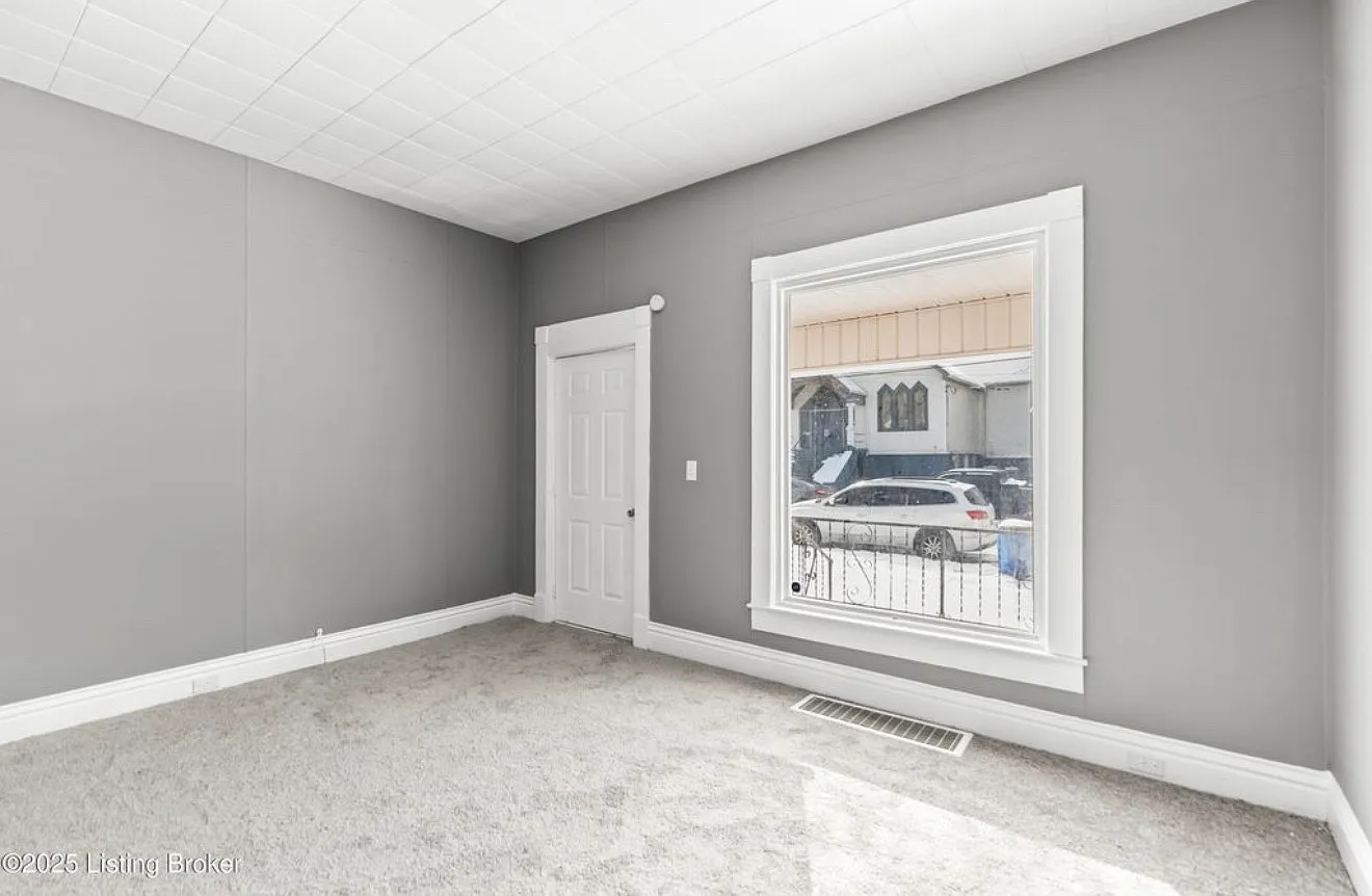 3 bed, 2014 sqft, $1,450 — Photo 4