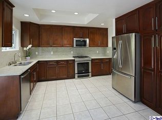 11436 Dellmont Dr, Tujunga, CA 91042