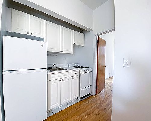 1st image of 334 E 93rd St APT 10