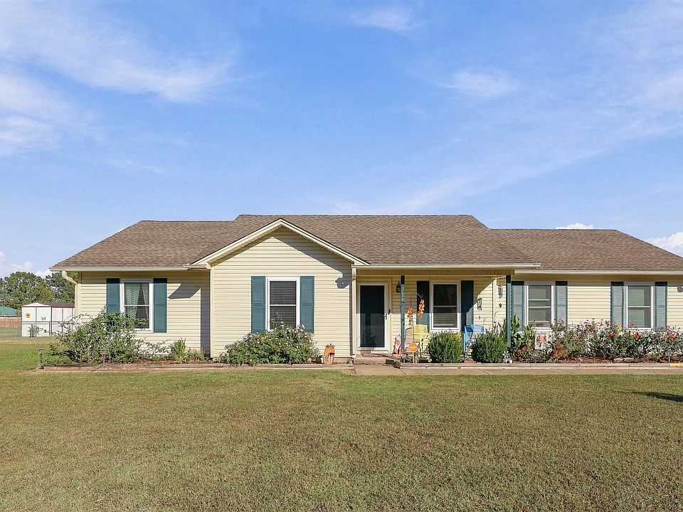 1st image of 385 Crossroads Cv