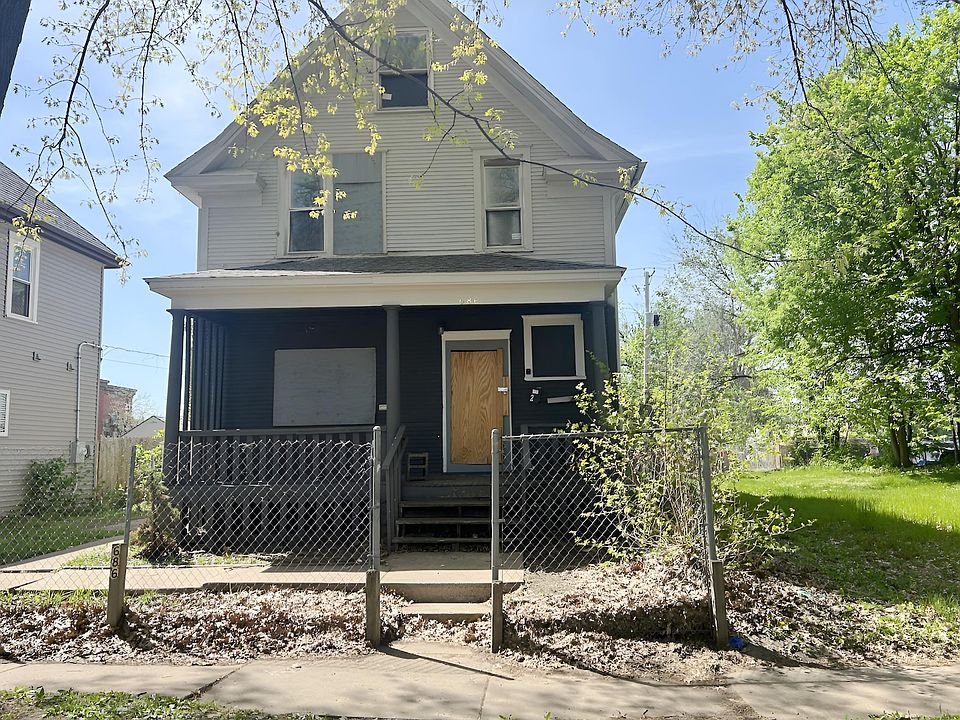 1st image of 686 Sherburne Ave