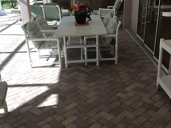 4th image of 9541 Campbell Cir