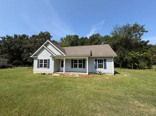 110 Henry St, Eastover, SC 29044