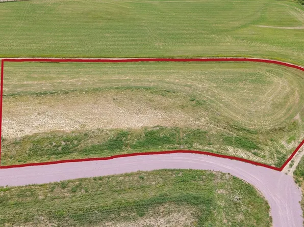 3 Arthur Ln, Brandon, SD 57005