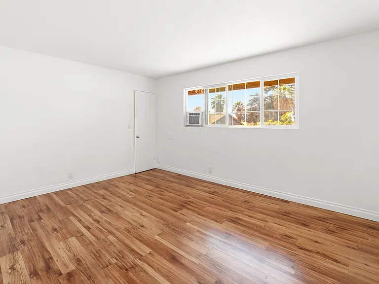 1017 Oxford Dr #D — Photo 7