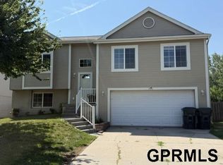 7391 N 77th St, Omaha, NE 68122